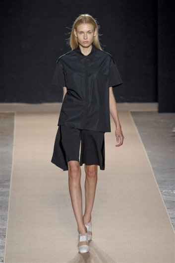 Fotoservizio/SS 2013/WOMEN/MARCO DE VINCENZO/DP1/19
