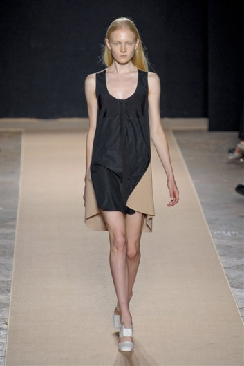 Fotoservizio/SS 2013/WOMEN/MARCO DE VINCENZO/DP1/21