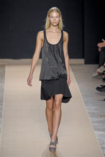 Fotoservizio/SS 2013/WOMEN/MARCO DE VINCENZO/DP1/26