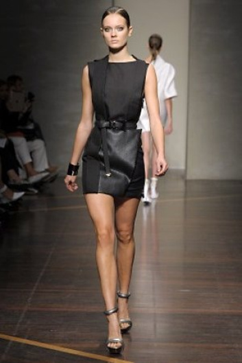 Fotoservizio/SS 2013/WOMEN/GIANFRANCO FERRE'/DP2/1