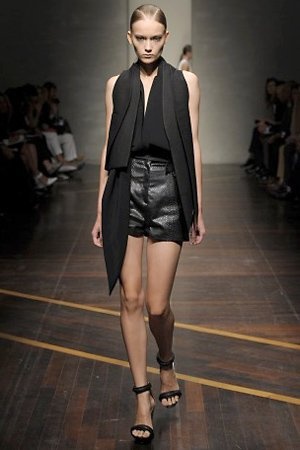 Fotoservizio/SS 2013/WOMEN/GIANFRANCO FERRE'/DP2/5