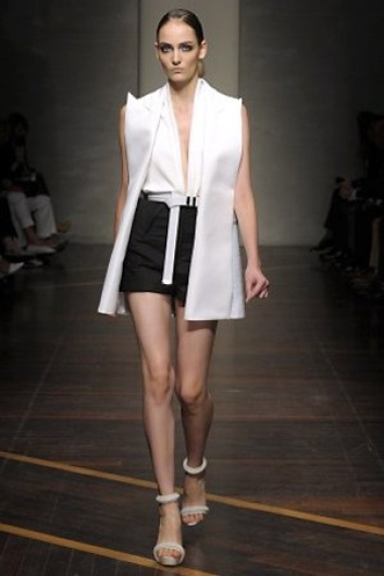 Fotoservizio/SS 2013/WOMEN/GIANFRANCO FERRE'/DP2/9