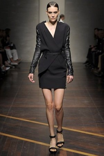 Fotoservizio/SS 2013/WOMEN/GIANFRANCO FERRE'/DP2/1