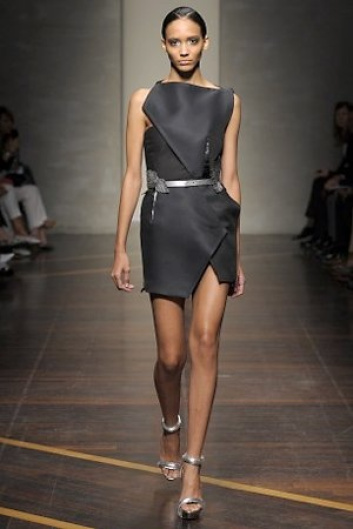 Fotoservizio/SS 2013/WOMEN/GIANFRANCO FERRE'/DP2/14