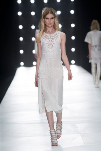 Fotoservizio/SS 2013/WOMEN/ROBERTO CAVALLI/DP1/2
