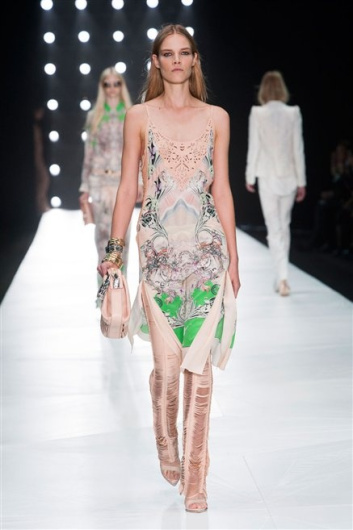 Fotoservizio/SS 2013/WOMEN/ROBERTO CAVALLI/DP1/5