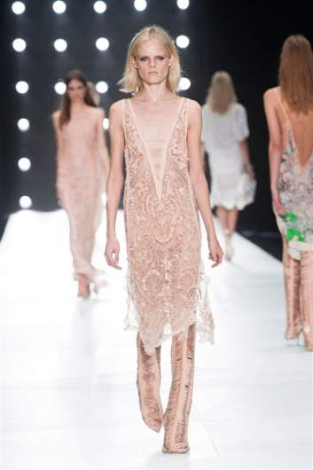 Fotoservizio/SS 2013/WOMEN/ROBERTO CAVALLI/DP1/7