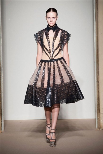 Fotoservizio/SS 2013/WOMEN/CRISTIANO BURANI/DP1/0