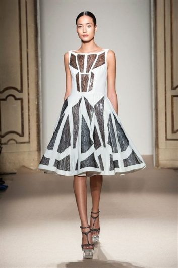 Fotoservizio/SS 2013/WOMEN/CRISTIANO BURANI/DP1/1
