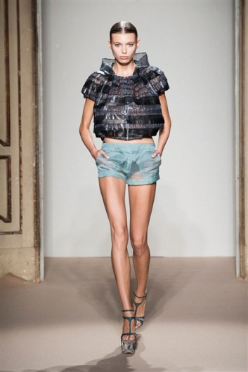 Fotoservizio/SS 2013/WOMEN/CRISTIANO BURANI/DP1/3