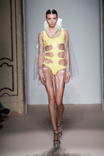 Fotoservizio/SS 2013/WOMEN/CRISTIANO BURANI/DP1/15