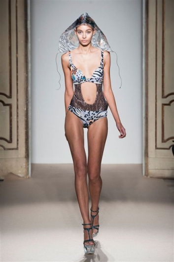 Fotoservizio/SS 2013/WOMEN/CRISTIANO BURANI/DP1/24