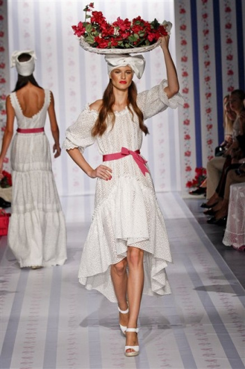Fotoservizio/SS 2013/WOMEN/LUISA BECCARIA/DP1/1