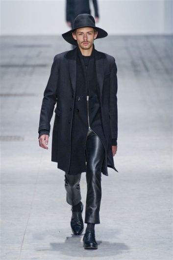Fotoservizio/FW 2013-2014/MEN/COSTUME NATIONAL HOMME/DP1/0