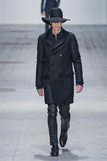 Fotoservizio/FW 2013-2014/MEN/COSTUME NATIONAL HOMME/DP1/1