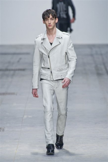 Fotoservizio/FW 2013-2014/MEN/COSTUME NATIONAL HOMME/DP1/14
