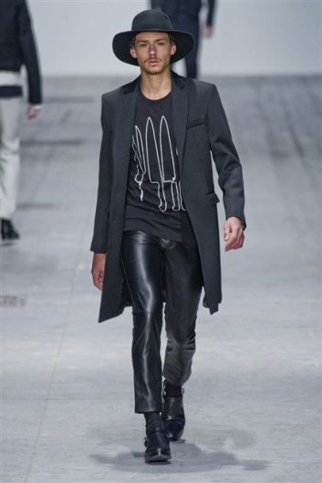 Fotoservizio/FW 2013-2014/MEN/COSTUME NATIONAL HOMME/DP1/15