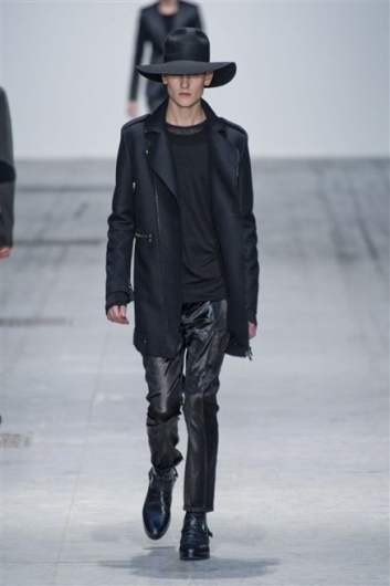 Fotoservizio/FW 2013-2014/MEN/COSTUME NATIONAL HOMME/DP1/20