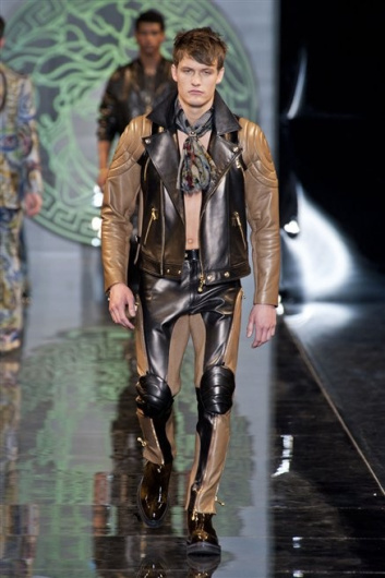 Fotoservizio/FW 2013-2014/MEN/VERSACE/DP1/23