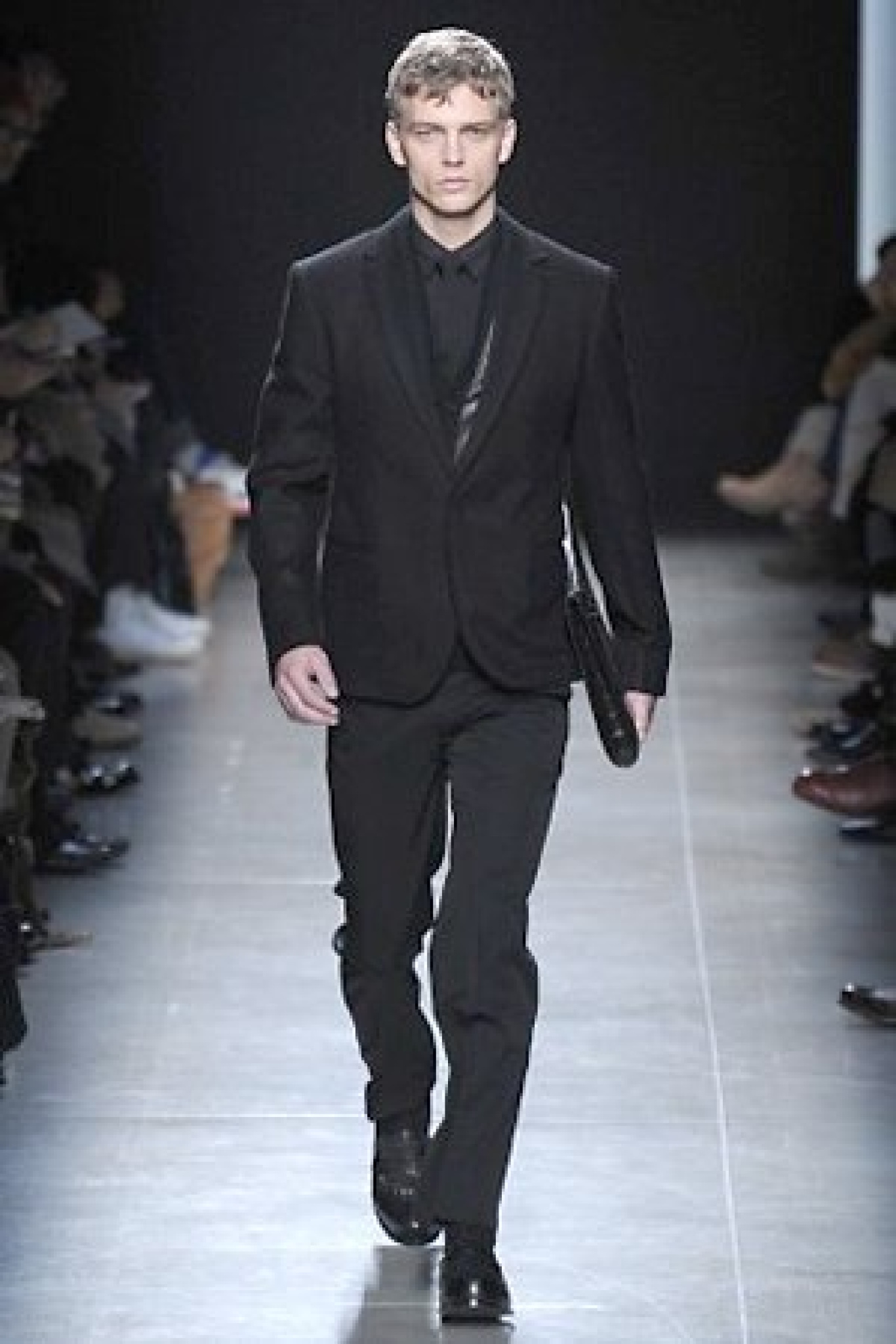 BOTTEGA VENETA, IL GUARDAROBA DELL’UOMO D’AFFARI
