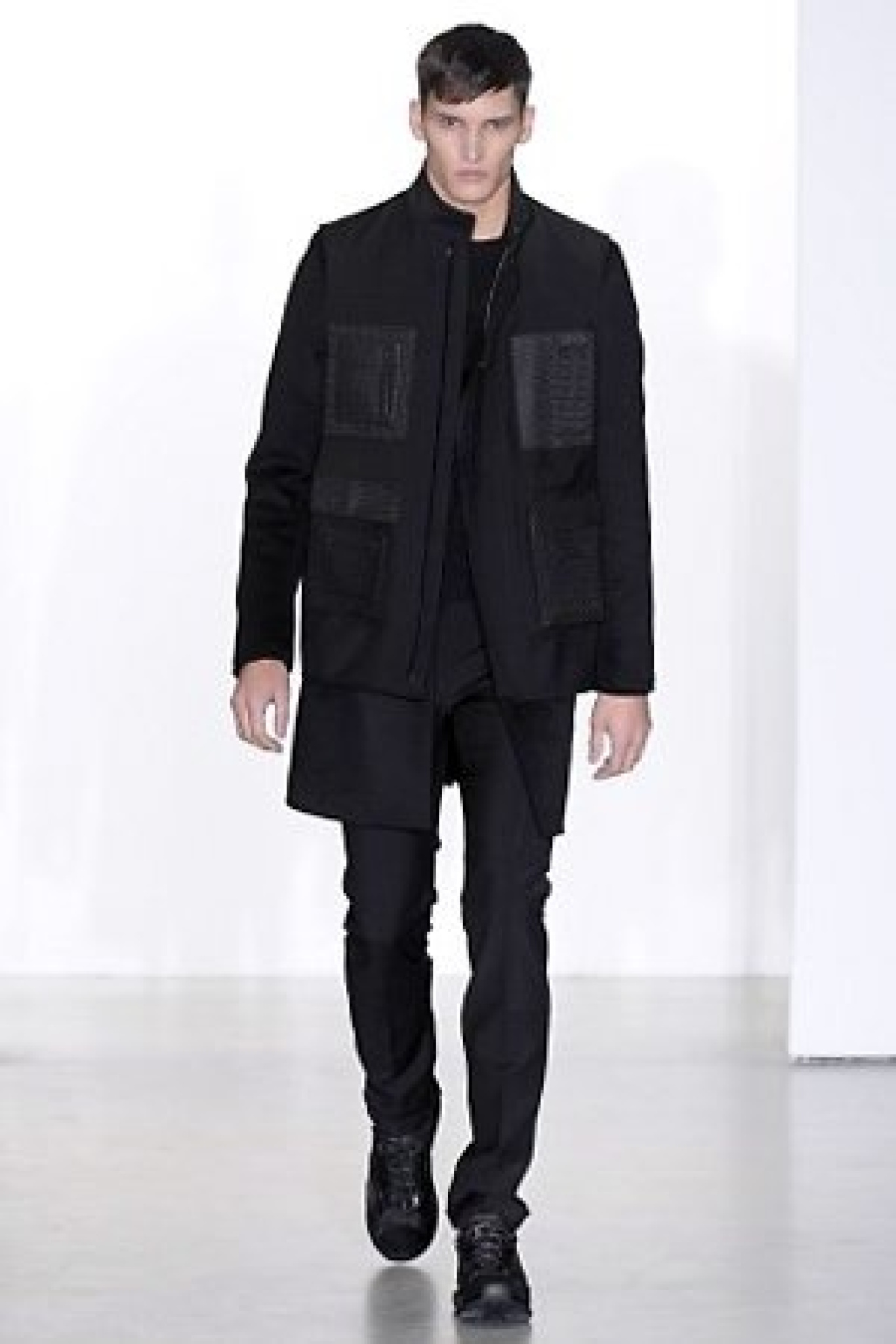 CALVIN KLEIN COLLECTION, ELEGANTE RIFLESSIONE