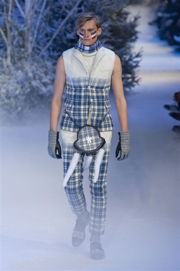 Fotoservizio/FW 2013-2014/MEN/MONCLER GAMME BLEU/DP1/1