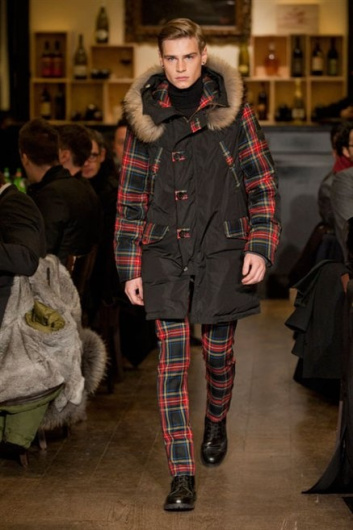 Fotoservizio/FW 2013-2014/MEN/MOSCHINO/DP1/5