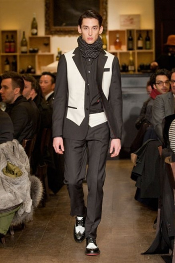 Fotoservizio/FW 2013-2014/MEN/MOSCHINO/DP1/18