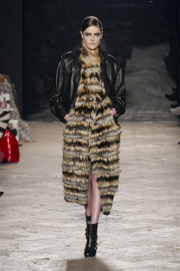 Fotoservizio/FW 2013-2014/WOMEN/SIMONETTA RAVIZZA/DP1/2