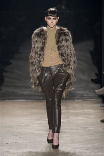 Fotoservizio/FW 2013-2014/WOMEN/SIMONETTA RAVIZZA/DP1/5