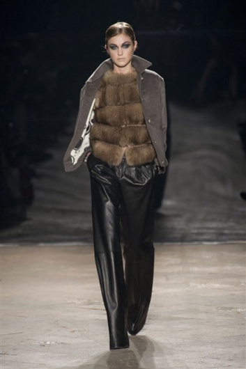 Fotoservizio/FW 2013-2014/WOMEN/SIMONETTA RAVIZZA/DP1/7