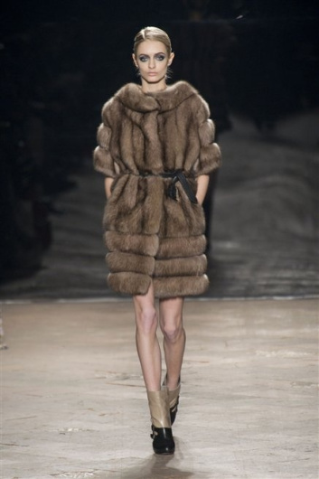 Fotoservizio/FW 2013-2014/WOMEN/SIMONETTA RAVIZZA/DP1/8