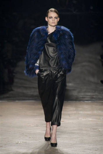 Fotoservizio/FW 2013-2014/WOMEN/SIMONETTA RAVIZZA/DP1/20