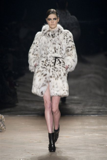 Fotoservizio/FW 2013-2014/WOMEN/SIMONETTA RAVIZZA/DP1/24