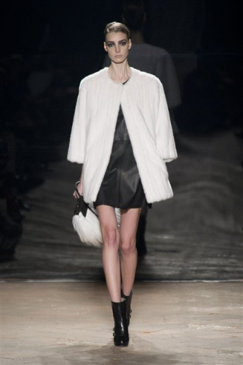 Fotoservizio/FW 2013-2014/WOMEN/SIMONETTA RAVIZZA/DP1/25