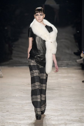 Fotoservizio/FW 2013-2014/WOMEN/SIMONETTA RAVIZZA/DP1/27