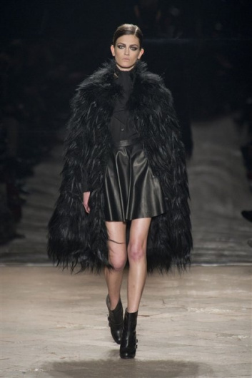Fotoservizio/FW 2013-2014/WOMEN/SIMONETTA RAVIZZA/DP1/40