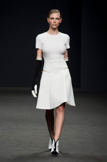 Fotoservizio/FW 2013-2014/WOMEN/ANGELO MARANI/DP1/0