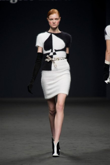 Fotoservizio/FW 2013-2014/WOMEN/ANGELO MARANI/DP1/6
