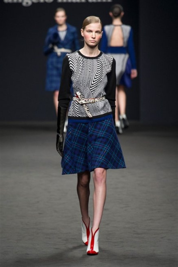 Fotoservizio/FW 2013-2014/WOMEN/ANGELO MARANI/DP1/10