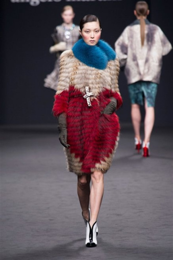 Fotoservizio/FW 2013-2014/WOMEN/ANGELO MARANI/DP1/19