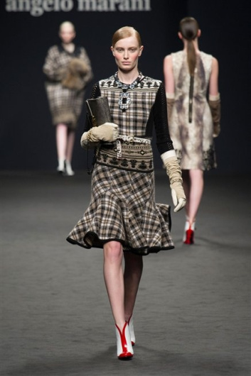 Fotoservizio/FW 2013-2014/WOMEN/ANGELO MARANI/DP1/20