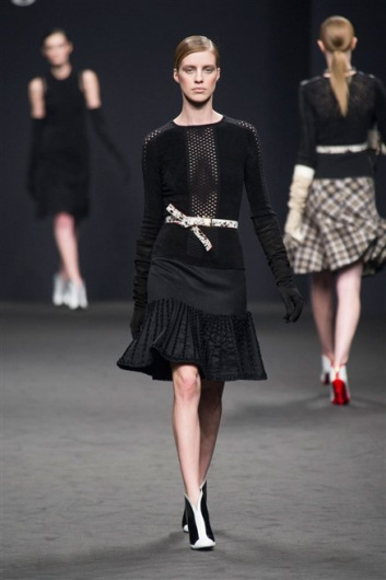 Fotoservizio/FW 2013-2014/WOMEN/ANGELO MARANI/DP1/22