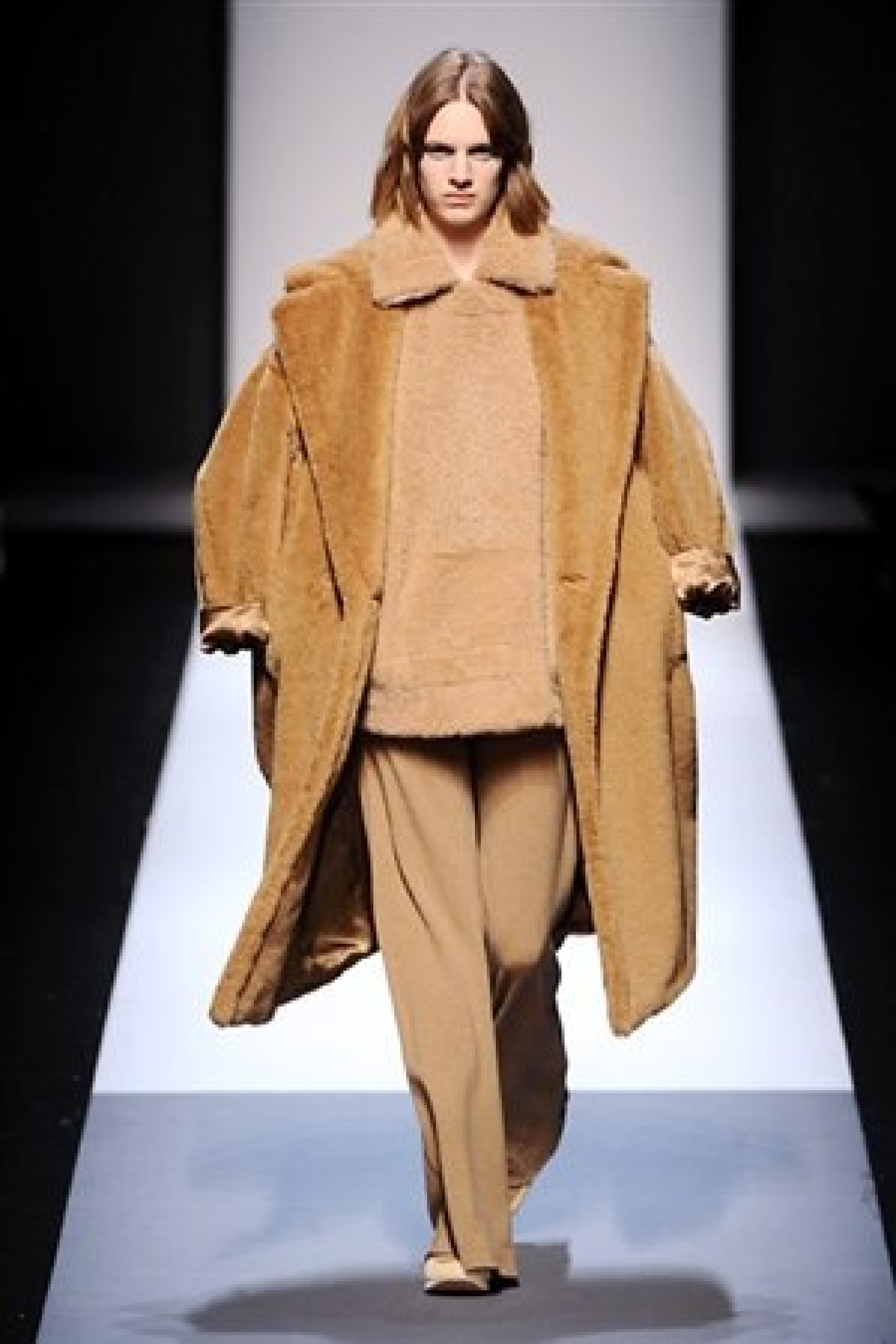 MAX MARA, GAMES OF VOLUMES