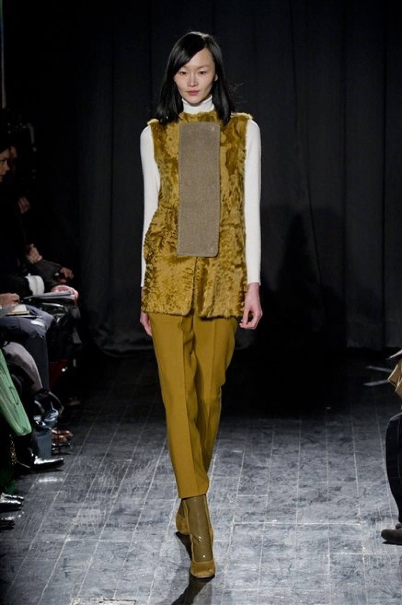 CHICCA LUALDI BEEQUEEN, TRA ROTHKO E MAGISTRETTI