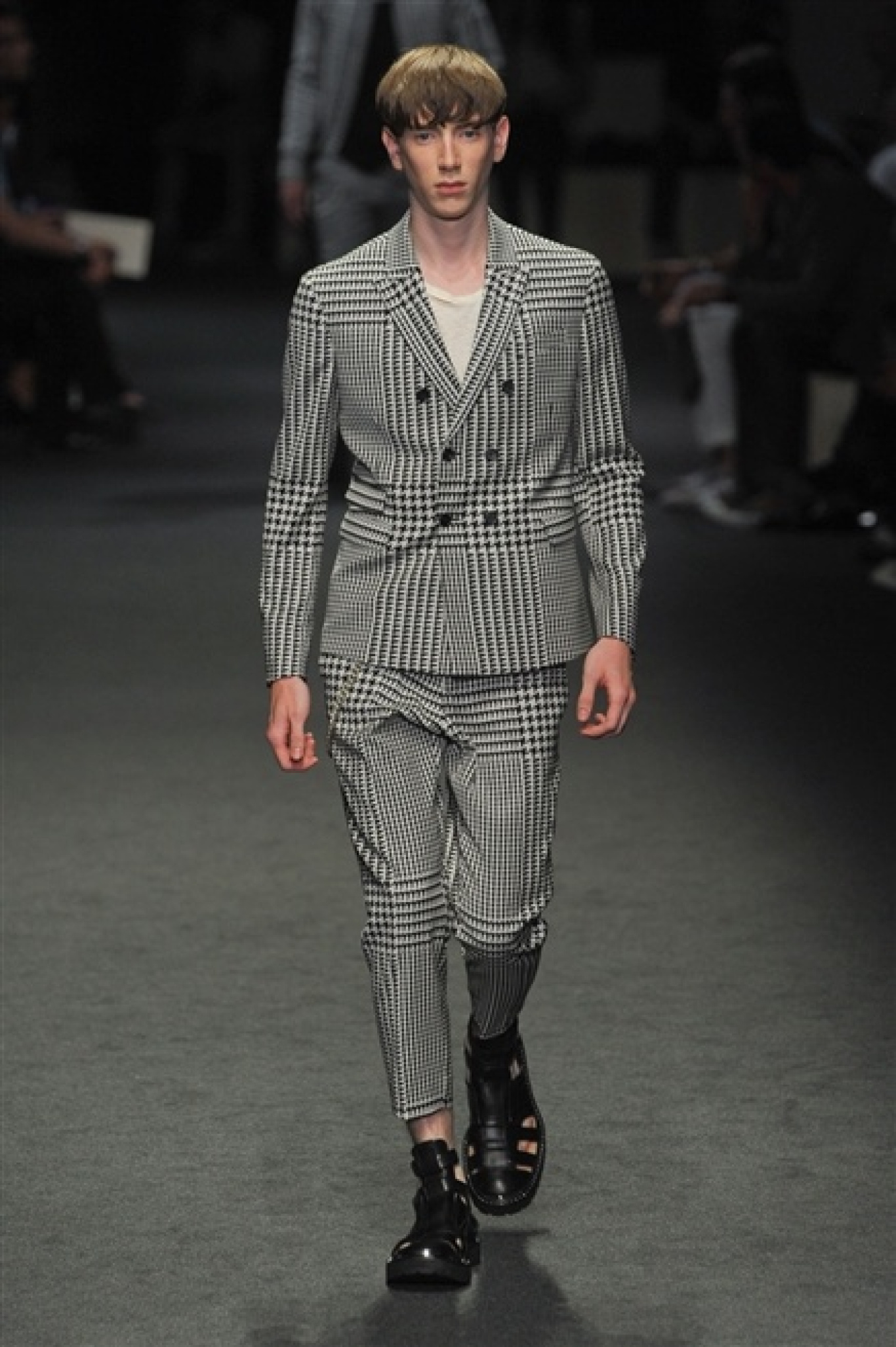 NEIL BARRETT, UN RAGAZZO PERBENE