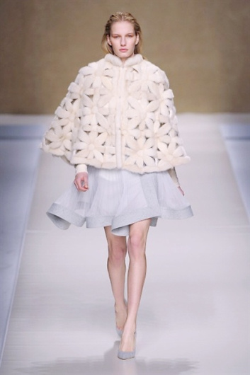 Fotoservizio/FW 2013-2014/WOMEN/BLUMARINE/DP1/25