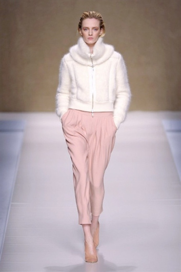 Fotoservizio/FW 2013-2014/WOMEN/BLUMARINE/DP1/2