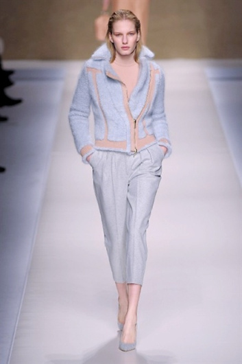Fotoservizio/FW 2013-2014/WOMEN/BLUMARINE/DP1/4