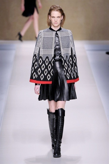 Fotoservizio/FW 2013-2014/WOMEN/BLUMARINE/DP1/14